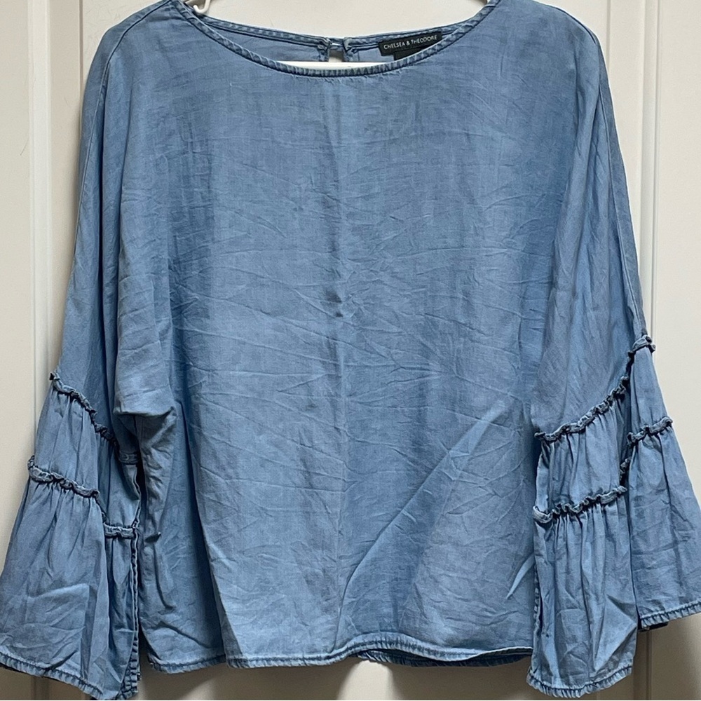 Fall Festival Ready! Sz Medium Blue Chambray Wide Ruffle Slit Sleeve Blouse